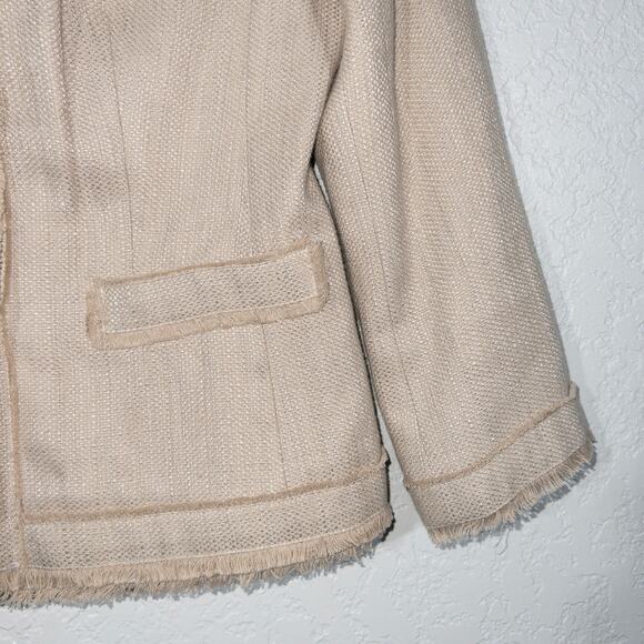 Ann‎ Taylor Beige Tweed Frayed Fringe Hem Blazer Size 2 Petite - Picture 2 of 6
